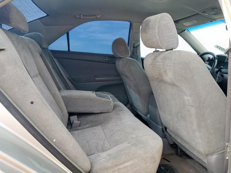 JTDBE32K320065499 - 2002 TOYOTA CAMRY LE 银色 照片 10