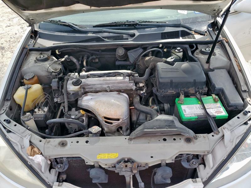 JTDBE32K320065499 - 2002 TOYOTA CAMRY LE 银色 照片 11