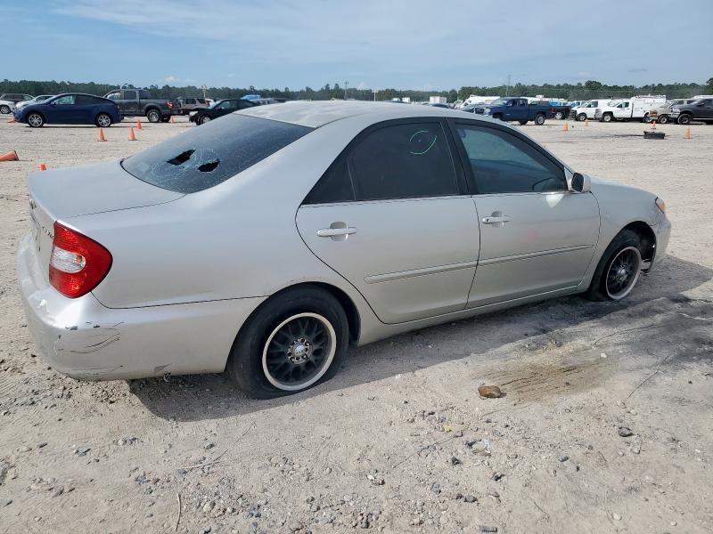 JTDBE32K320065499 - 2002 TOYOTA CAMRY LE 银色 照片 3