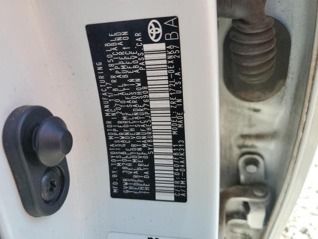 5YFBURHE5JP776908 - 2018 TOYOTA COROLLA L თეთრი ფოტო 12