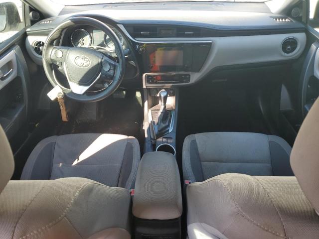 5YFBURHE5JP776908 - 2018 TOYOTA COROLLA L თეთრი ფოტო 8