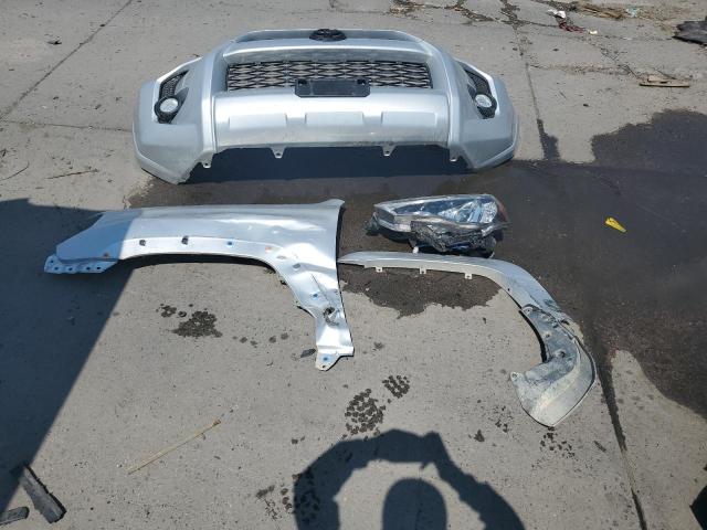 JTEBU5JR1J5563596 - 2018 TOYOTA 4RUNNER SR5/SR5 PREMIUM SILVER photo 13