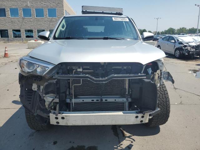 JTEBU5JR1J5563596 - 2018 TOYOTA 4RUNNER SR5/SR5 PREMIUM SILVER photo 5