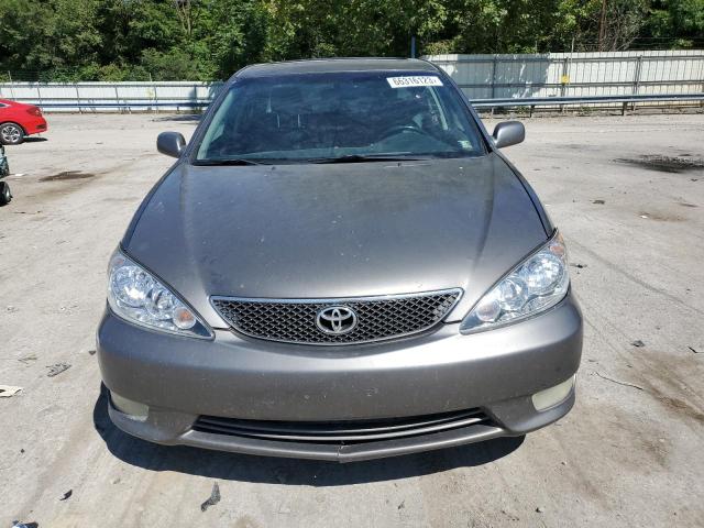 4T1BA32K45U048859 - 2005 TOYOTA CAMRY SE CHARCOAL photo 5