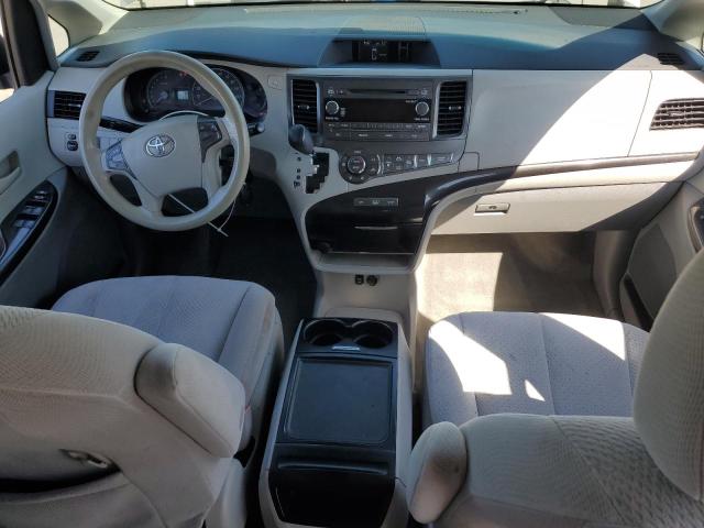 5TDKK3DC5DS398625 - 2013 TOYOTA SIENNA LE ნაცრისფერი ფოტო 8