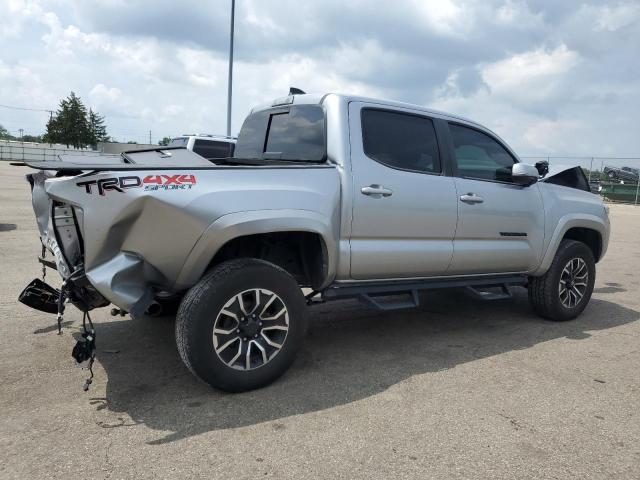 3TMCZ5AN1PM634502 - 2023 TOYOTA TACOMA DOUBLE CAB ვერცხლისფერი ფოტო 3