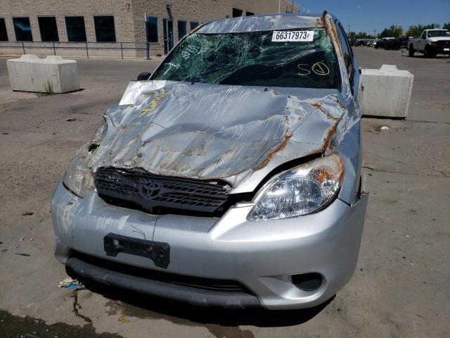 2T1KR32E87C647092 - 2007 TOYOTA MATRIX XR SILVER photo 5