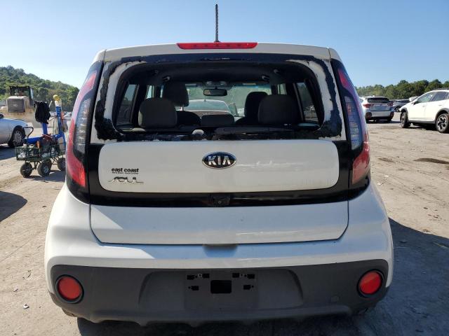 KNDJN2A25K7690324 - 2019 KIA SOUL WHITE photo 6