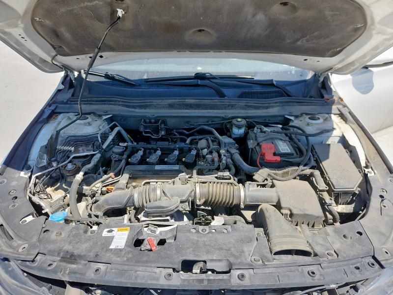 1HGCV1F54JA126673 - 2018 HONDA ACCORD EXL WHITE photo 11