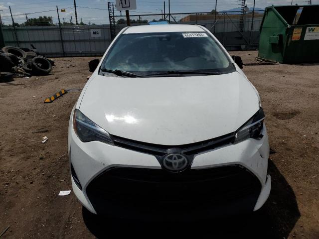 5YFBURHE2JP804339 - 2018 TOYOTA COROLLA L WHITE photo 5