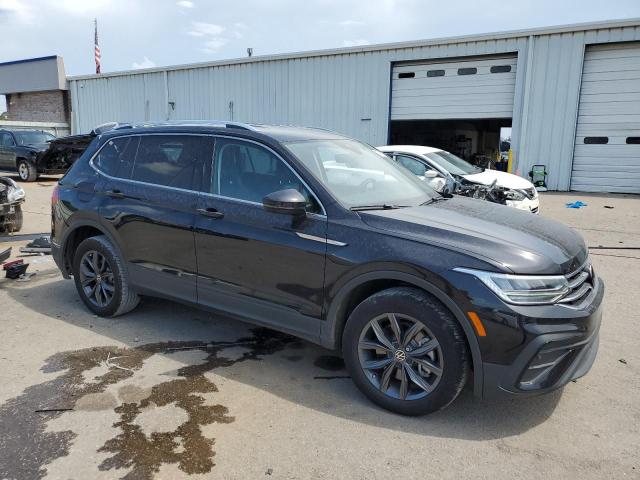 3VV3B7AXXRM007447 - 2024 VOLKSWAGEN TIGUAN SE BLACK photo 4