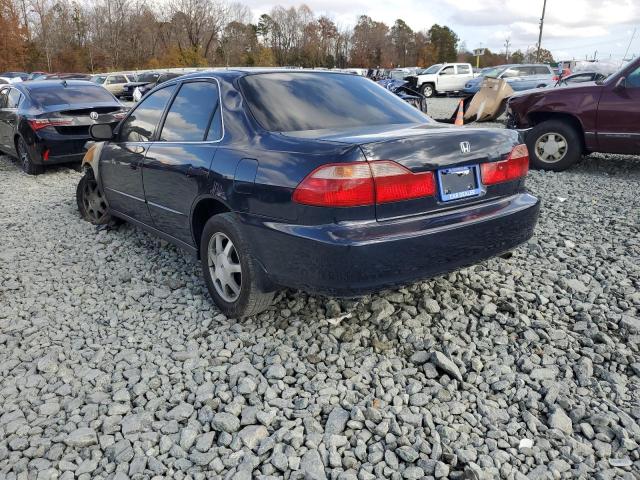 1HGCG5646YA008482 - 2000 HONDA ACCORD LX BLUE photo 3