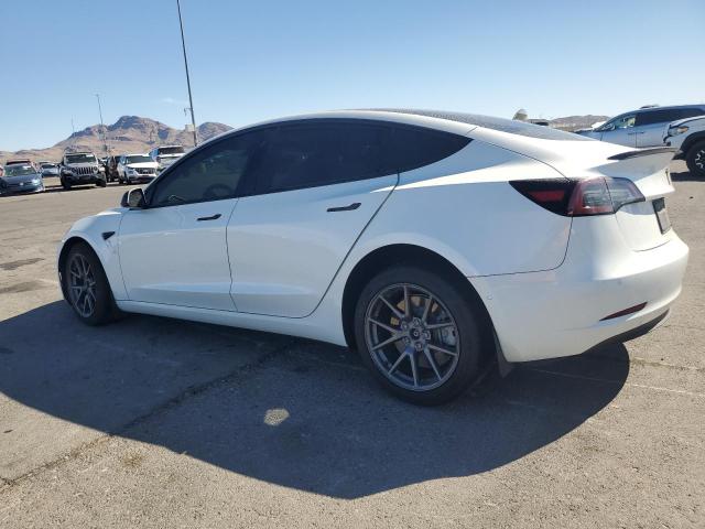 5YJ3E1EA0MF053102 - 2021 TESLA MODEL 3 WHITE photo 2