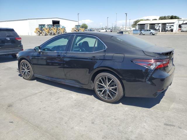 4T1G11AK8RU264649 - 2024 TOYOTA CAMRY SE NIGHT SHADE BLACK photo 2