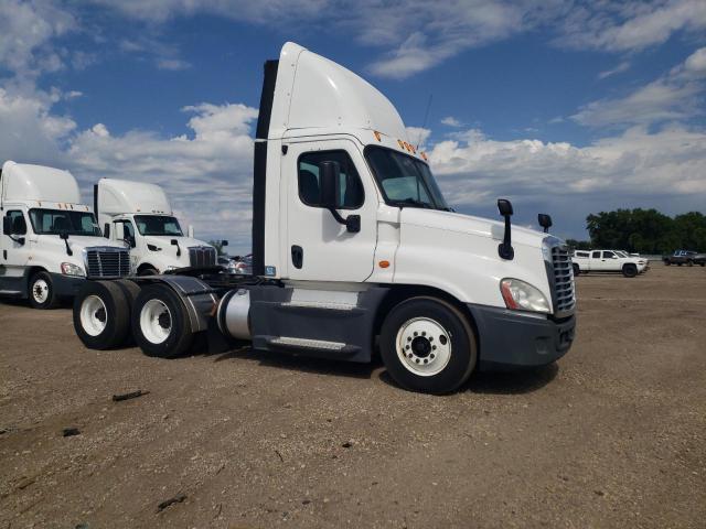 2015 FREIGHTLINER CASCADIA 1, 