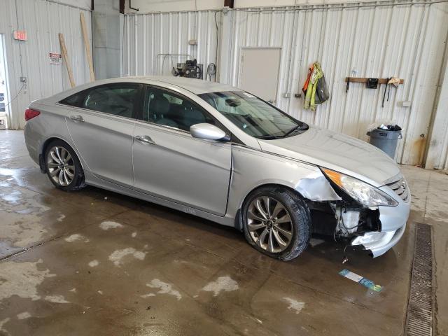 5NPEC4AC5DH536710 - 2013 HYUNDAI SONATA SE 银色 照片 4