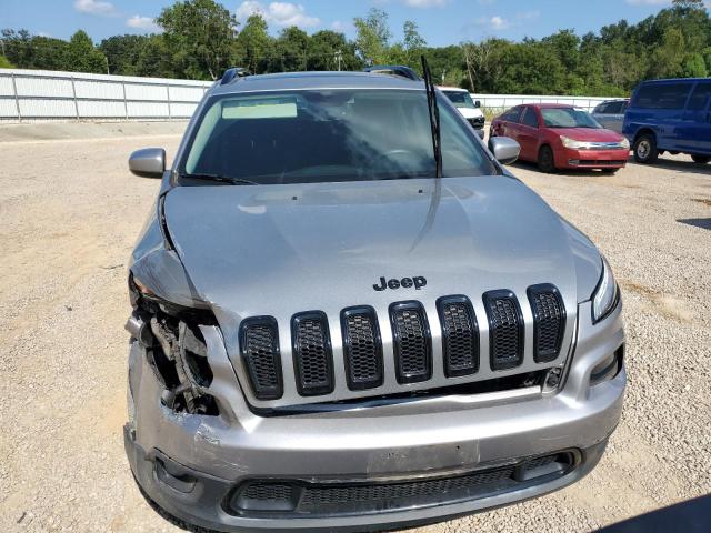 1C4PJLCS8GW212078 - 2016 JEEP CHEROKEE LATITUDE SILVER photo 5