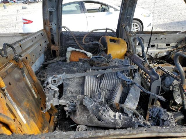 1GCHK231X4F137978 - 2004 CHEVROLET SILVERADO K2500 HEAVY DUTY BEIGE photo 10