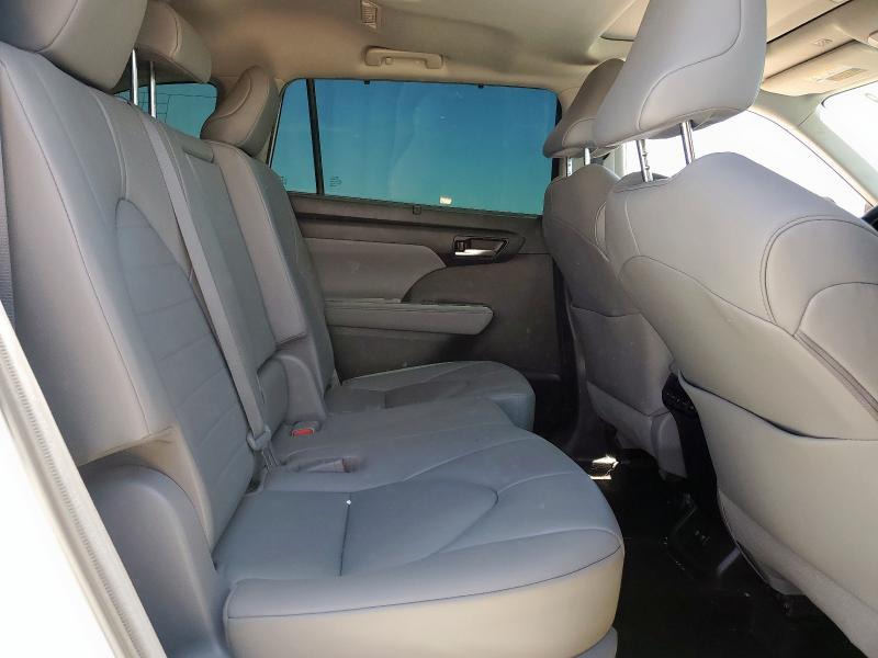 5TDGZRAH2LS502510 - 2020 TOYOTA HIGHLANDER XLE WHITE photo 11