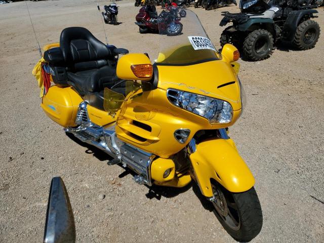 1HFSC47071A004609 - 2001 HONDA GL1800 YELLOW photo 1