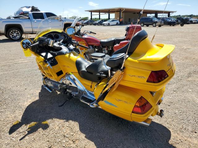 1HFSC47071A004609 - 2001 HONDA GL1800 YELLOW photo 3