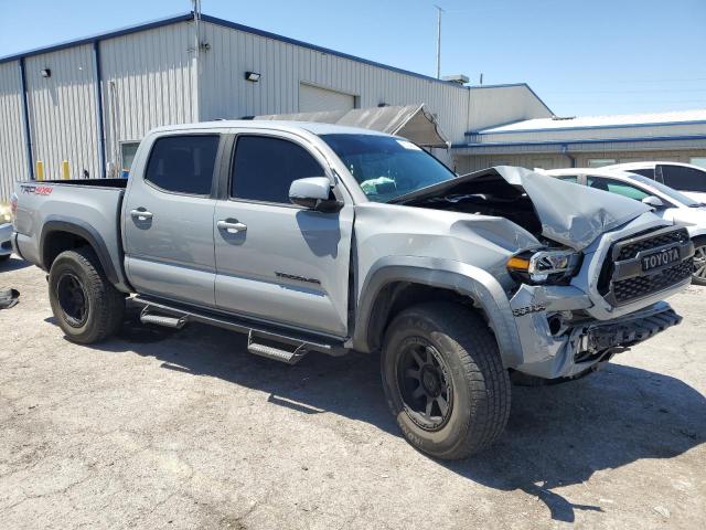 3TMCZ5AN0LM296472 - 2020 TOYOTA TACOMA DOUBLE CAB GRAY photo 4
