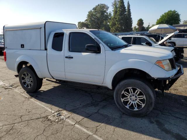 1N6AD06W15C415805 - 2005 NISSAN FRONTIER KING CAB LE WHITE photo 4