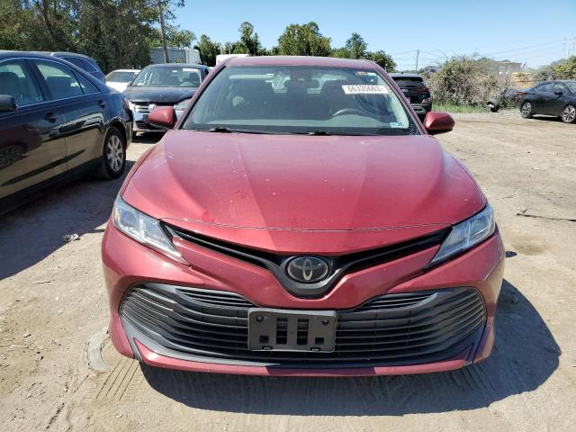 4T1C11AK5LU360132 - 2020 TOYOTA CAMRY LE RED photo 5