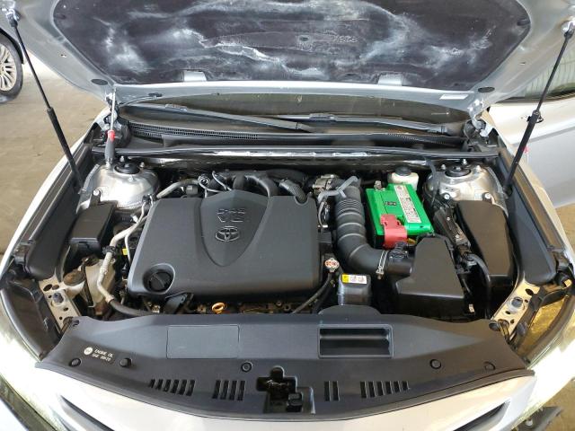 4T1BZ1HK2JU010688 - 2018 TOYOTA CAMRY XSE 银色 照片 11