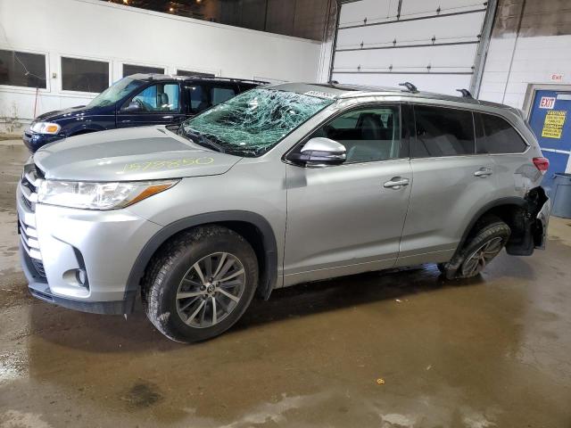 2017 TOYOTA HIGHLANDER SE, 