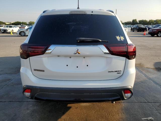 JA4AD3A39GZ009556 - 2016 MITSUBISHI OUTLANDER SE WHITE photo 6