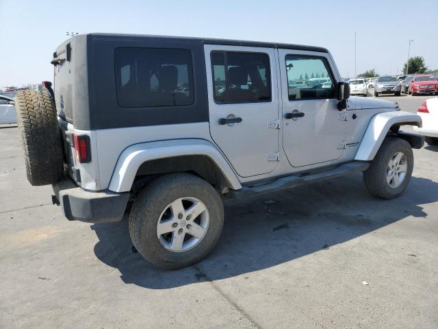 1J4GA59187L157315 - 2007 JEEP WRANGLER SAHARA SILVER photo 3