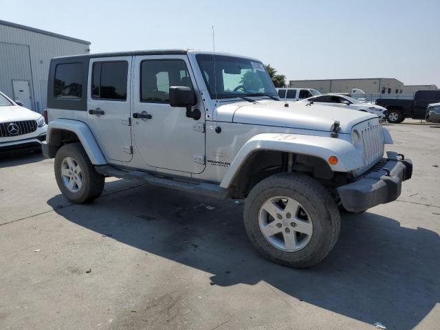 1J4GA59187L157315 - 2007 JEEP WRANGLER SAHARA SILVER photo 4