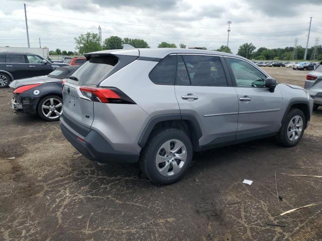 2T3H1RFV4PC220613 - 2023 TOYOTA RAV4 LE Gümüş fotoğraf 3