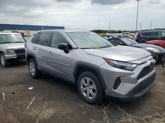 2T3H1RFV4PC220613 - 2023 TOYOTA RAV4 LE Gümüş fotoğraf 4