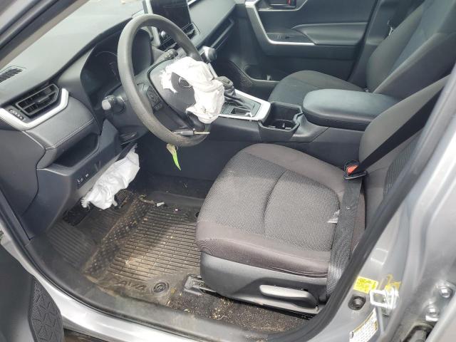 2T3H1RFV4PC220613 - 2023 TOYOTA RAV4 LE Gümüş fotoğraf 7