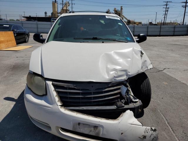 2A4GP44R96R687675 - 2006 CHRYSLER TOWN & COU LX WHITE photo 5