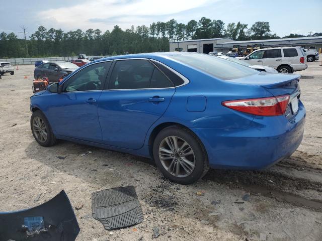 4T1BF1FK8HU635828 - 2017 TOYOTA CAMRY LE BLUE photo 2