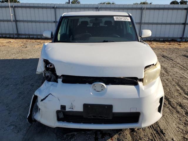 JTLZE4FE7B1130619 - 2011 TOYOTA SCION XB WHITE photo 5