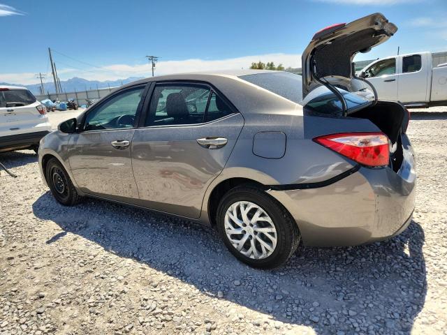 2T1BURHE2JC056725 - 2018 TOYOTA COROLLA L Silber Foto 2