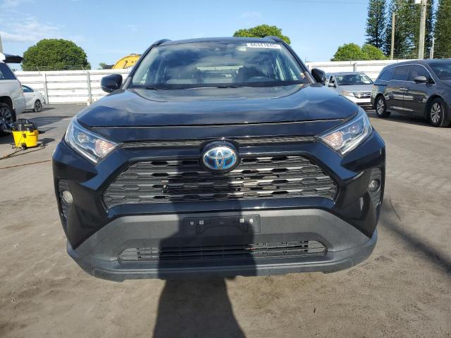 2T3RWRFV7LW082757 - 2020 TOYOTA RAV4 XLE 黑色 照片 5