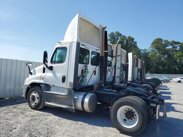 1FUBGEDV2GLHC5624 - 2016 FREIGHTLINER CASCADIA 1 WHITE photo 3