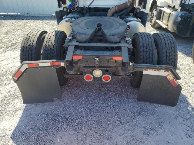 1FUBGEDV2GLHC5624 - 2016 FREIGHTLINER CASCADIA 1 WHITE photo 6