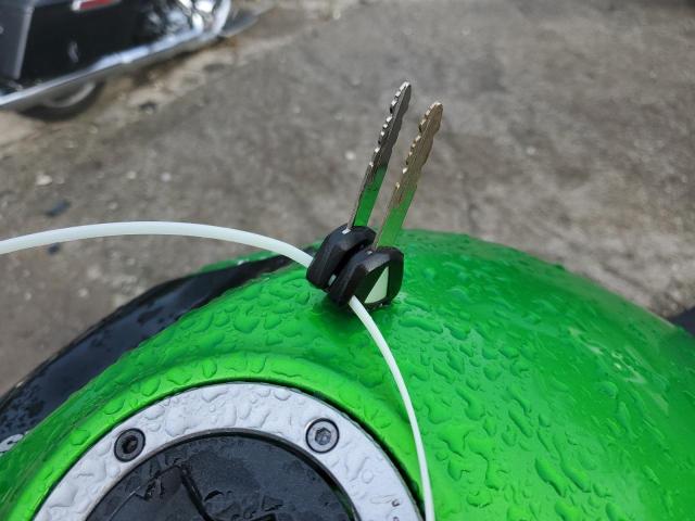 JKAEXEE14GDA21174 - 2016 KAWASAKI EX650 E GREEN photo 8