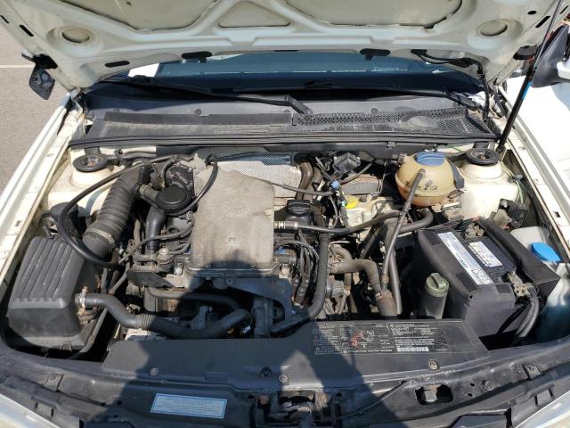 3VWDC21V41M817305 - 2001 VOLKSWAGEN CABRIO GLX WHITE photo 11