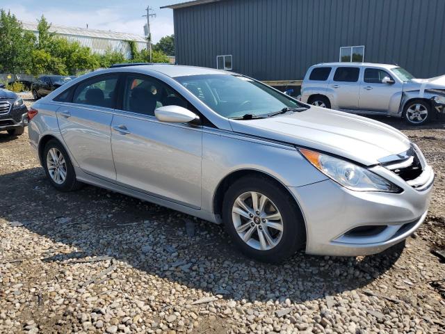 5NPEB4AC1DH751911 - 2013 HYUNDAI SONATA GLS SILVER photo 4