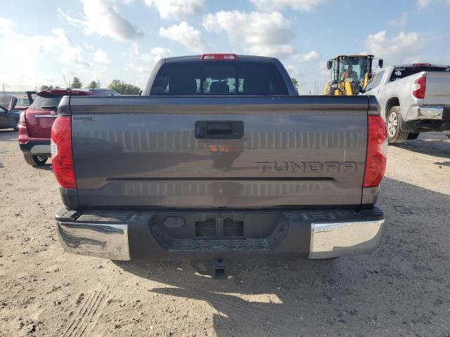 5TFRM5F19HX114767 - 2017 TOYOTA TUNDRA DOUBLE CAB SR/SR5 GRAY photo 6