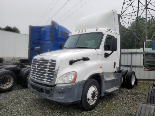 1FUBGEDV5GLHC5780 - 2016 FREIGHTLINER CASCADIA 1 Սպիտակ լուսանկար 2