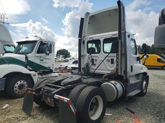 1FUBGEDV5GLHC5780 - 2016 FREIGHTLINER CASCADIA 1 Սպիտակ լուսանկար 4