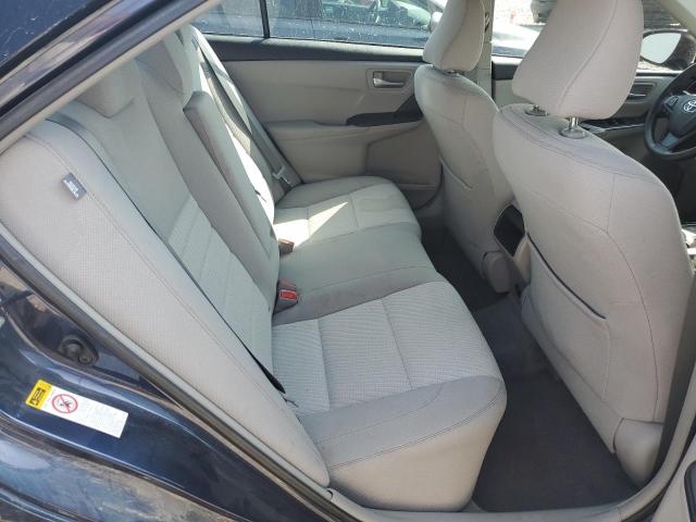 4T1BF1FK6HU769513 - 2017 TOYOTA CAMRY LE Blau Foto 10